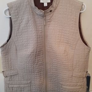 Dress Barn Womens Beige Quilted Vest  Stitched Flowers Ruffles At Zip XL